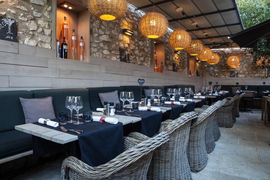 L'Auberge De L'Aubergine Eygalieres  Luaran gambar