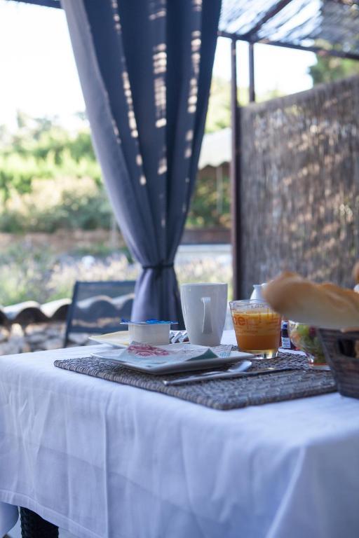 L'Auberge De L'Aubergine Eygalieres  Bilik gambar