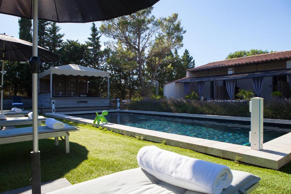 L'Auberge De L'Aubergine Eygalieres  Bilik gambar