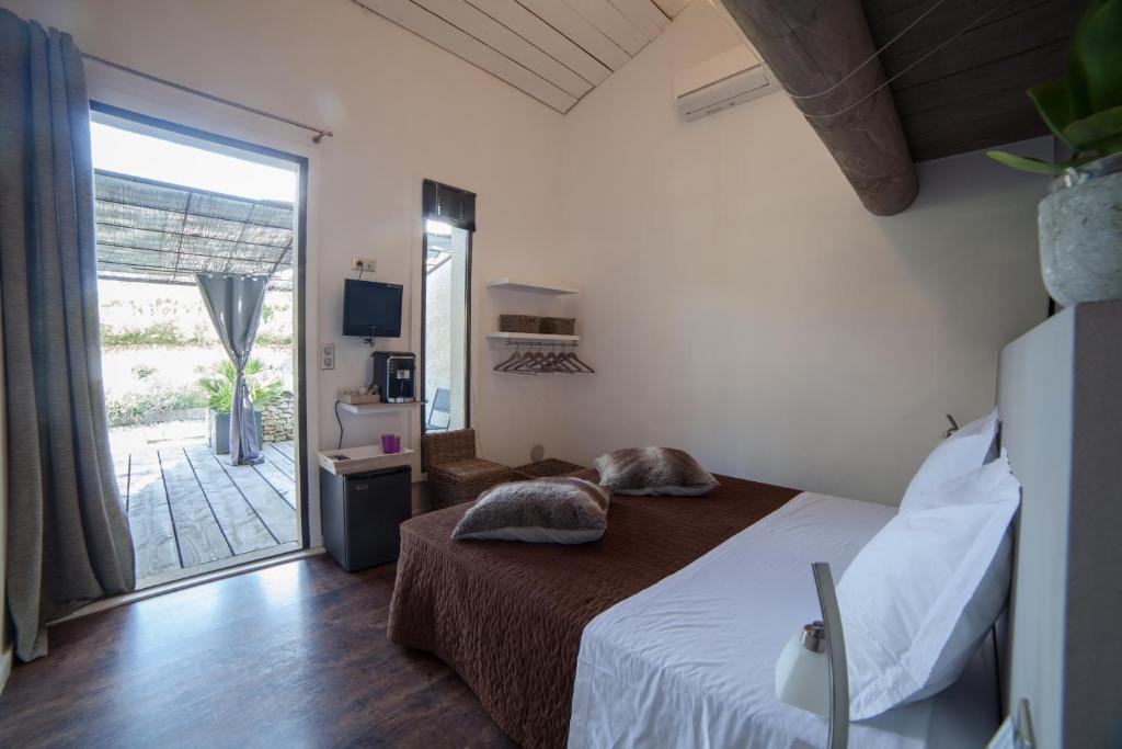 L'Auberge De L'Aubergine Eygalieres  Bilik gambar