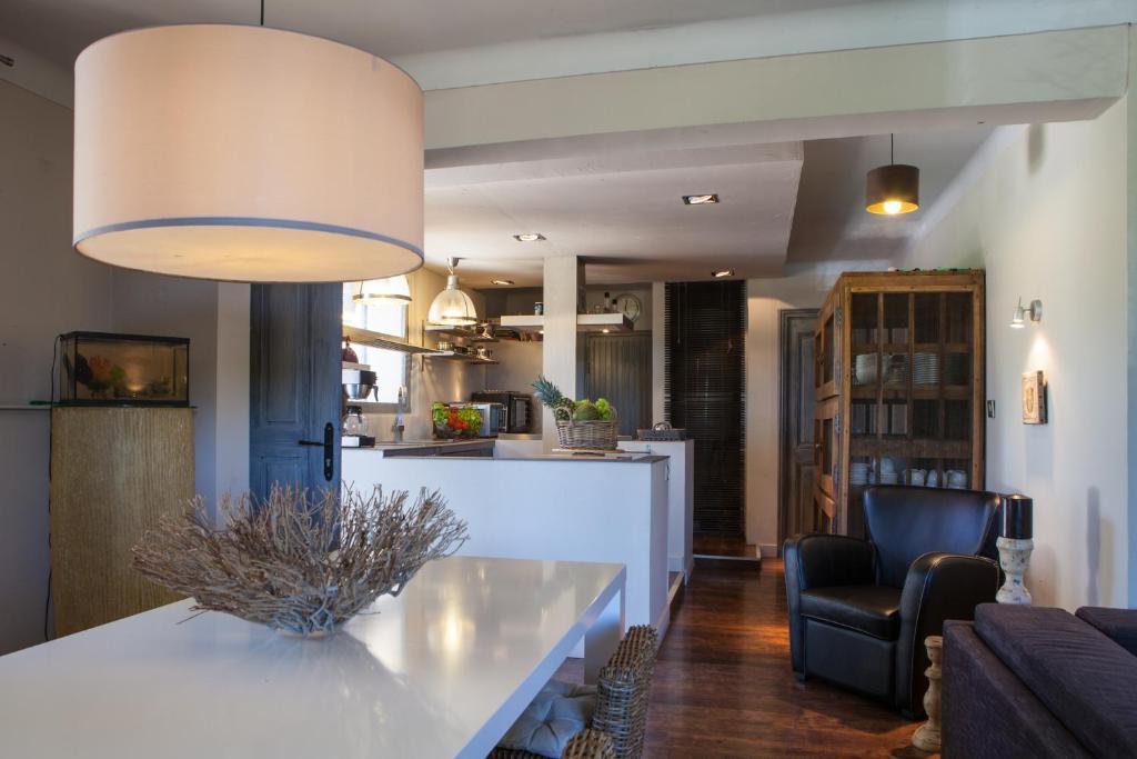 L'Auberge De L'Aubergine Eygalieres  Bilik gambar