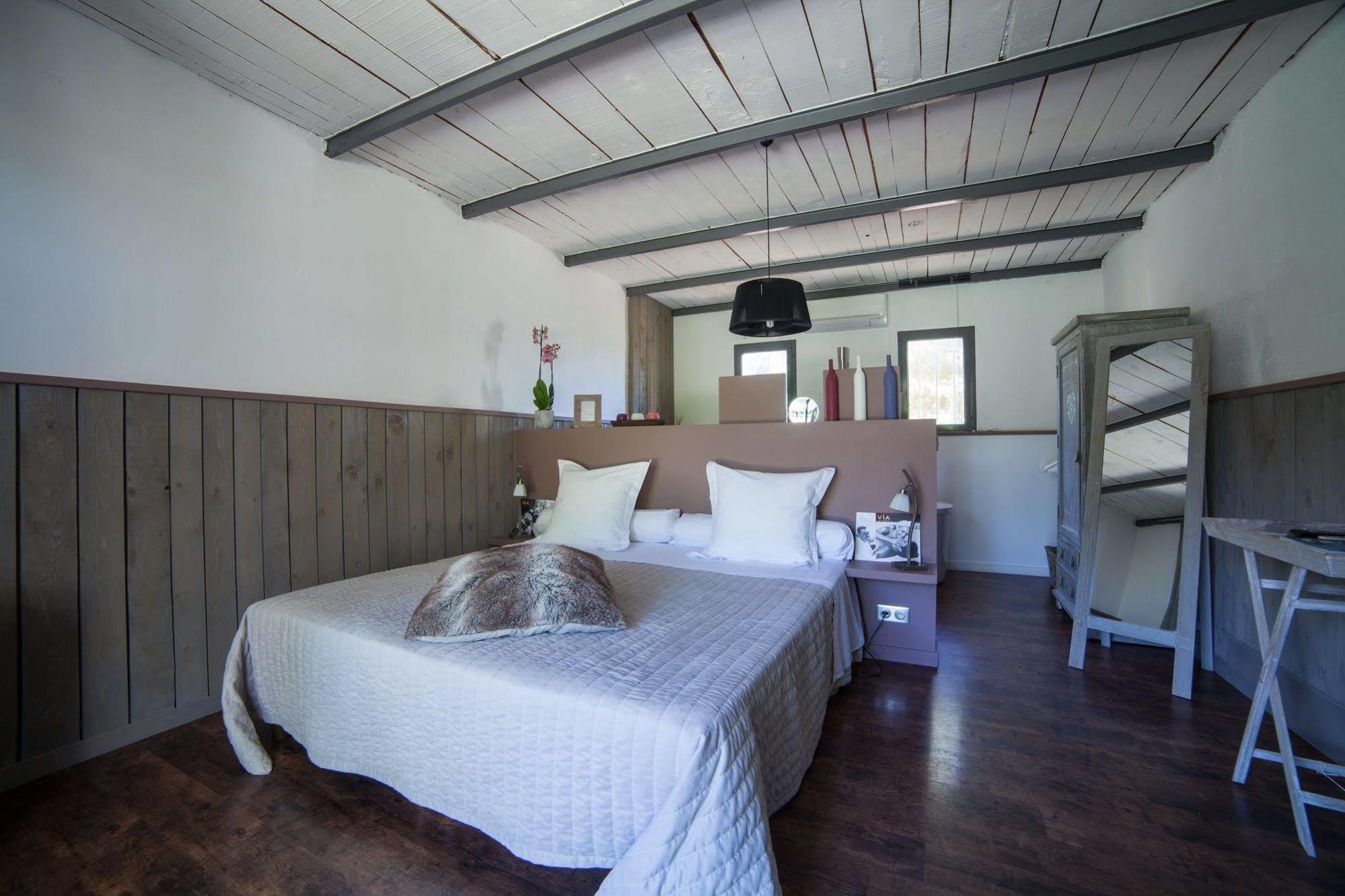 L'Auberge De L'Aubergine Eygalieres  Luaran gambar