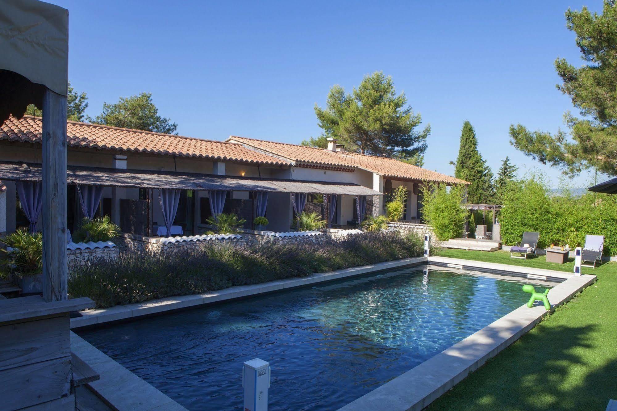 L'Auberge De L'Aubergine Eygalieres  Luaran gambar